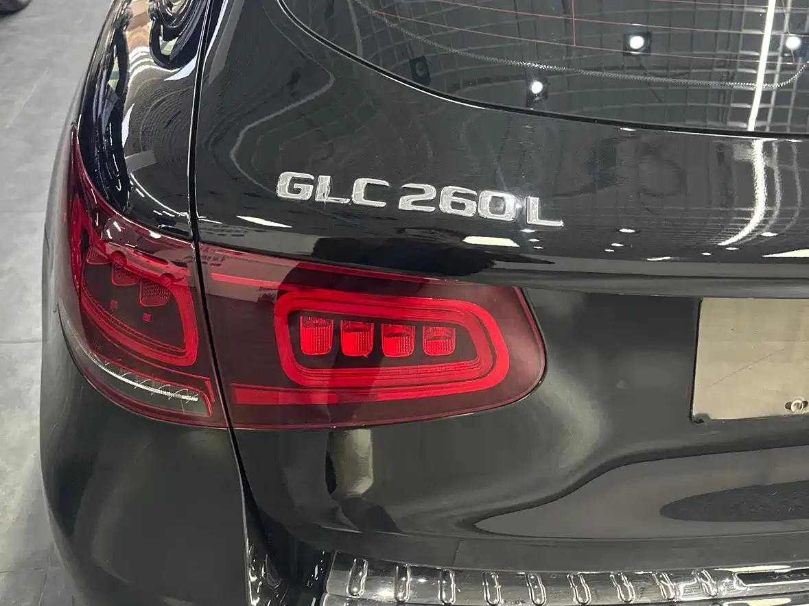 MERCEDES-BENZ GLC