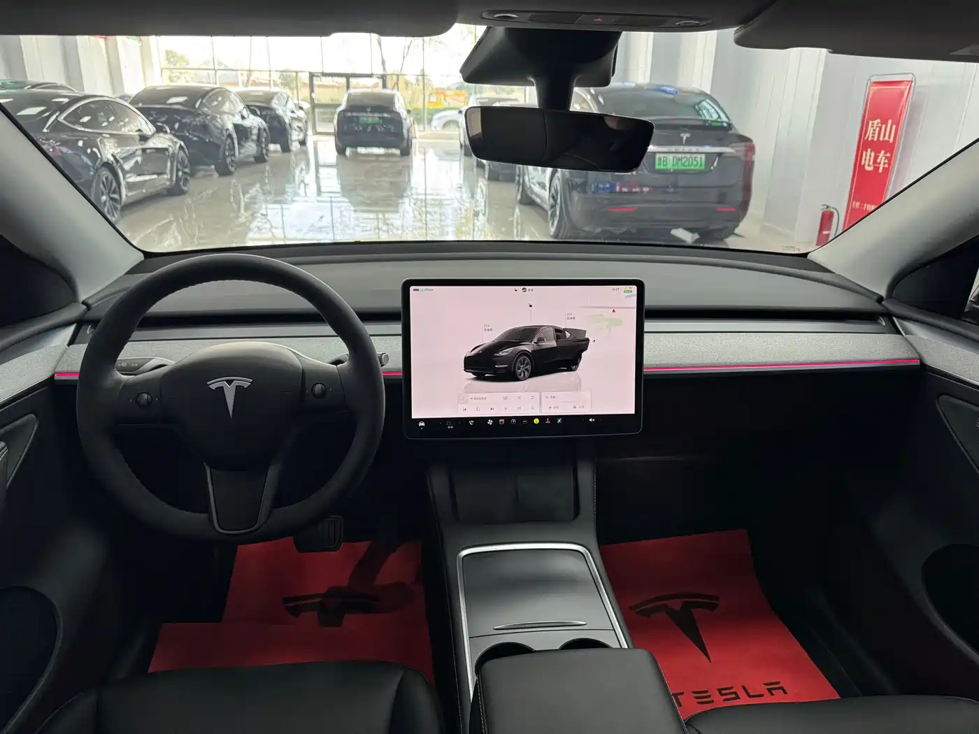 TESLA MODEL Y