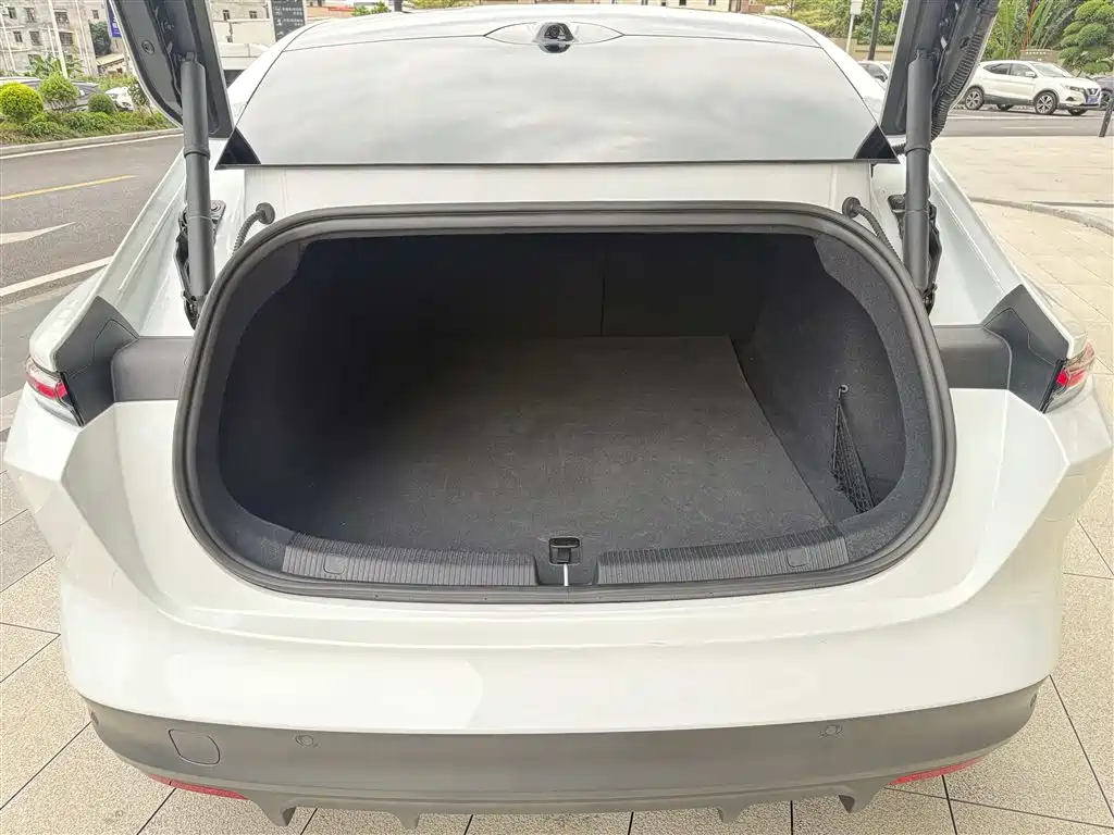 NIO ET5 2024 75kWh фото 27