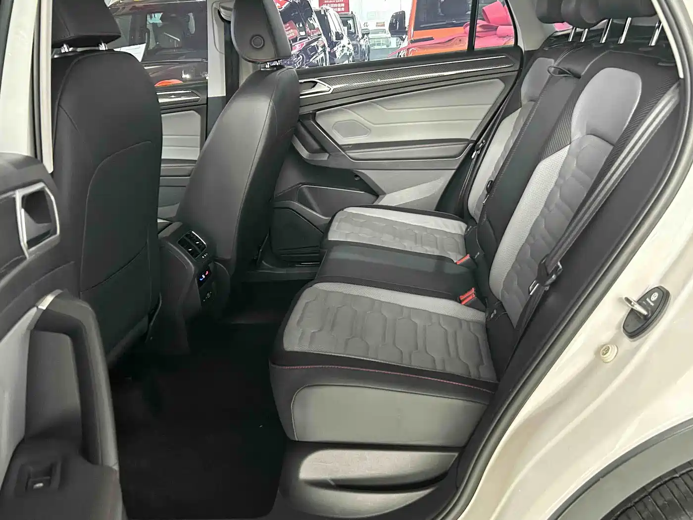Volkswagen Tiguan X 2022 330TSI 2WD Flagship Edition фото 6