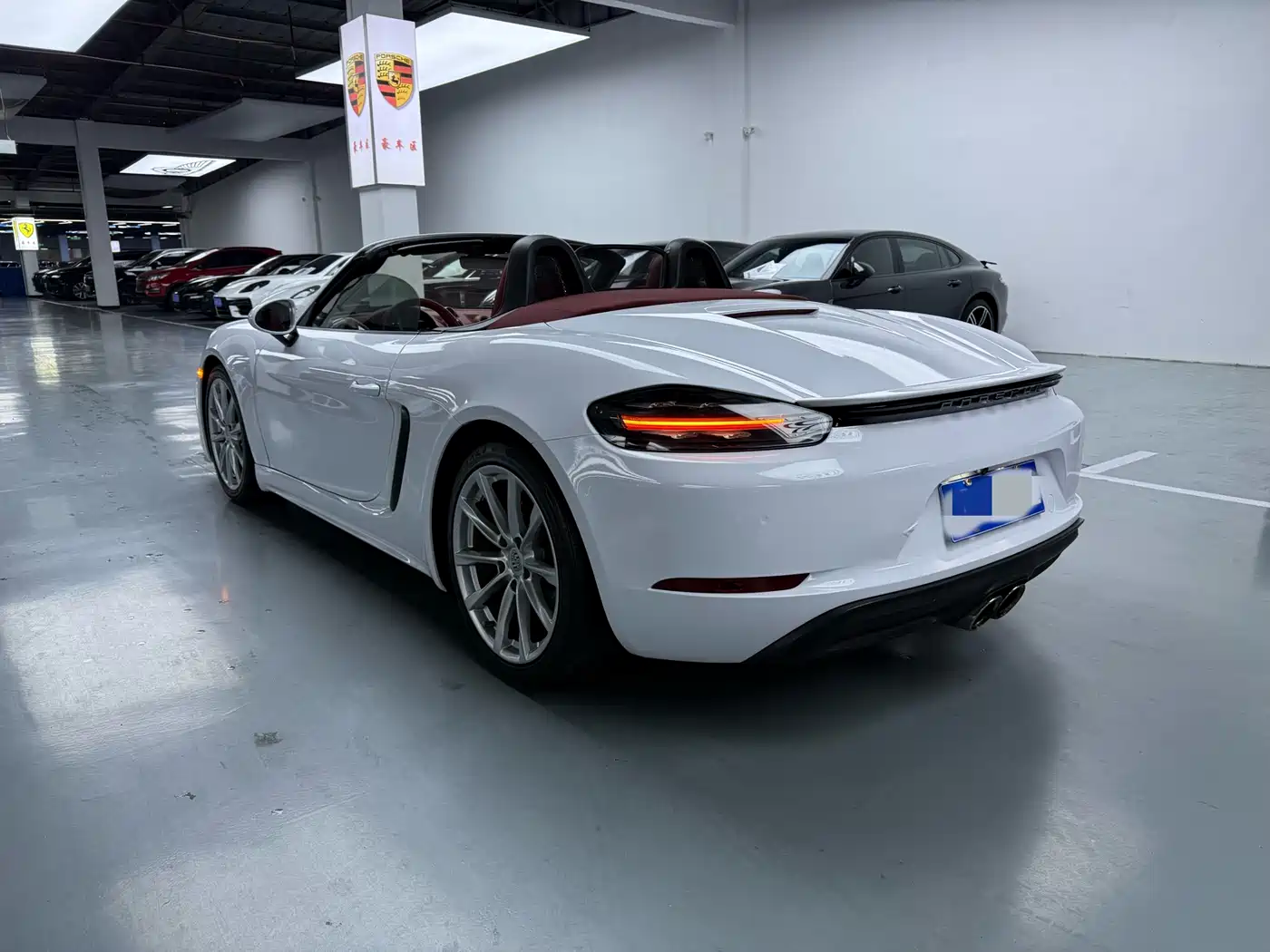 Porsche 718 2016 Boxster 2.0T фото 16