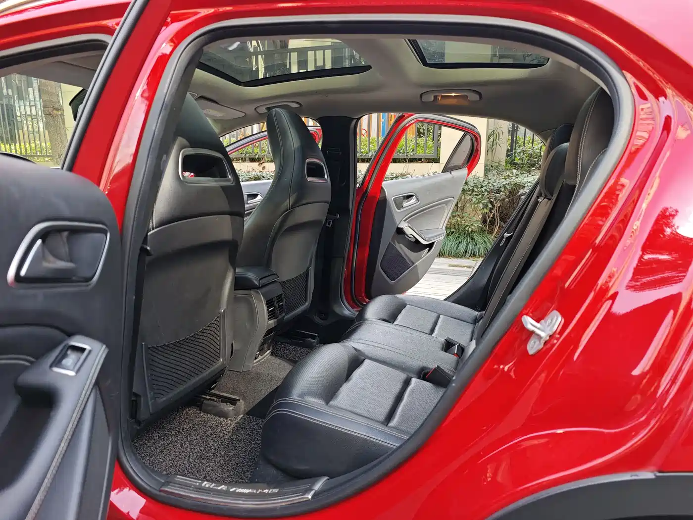 Mercedes-Benz GLA 2015 GLA 220 4MATIC Fashion Edition фото 13