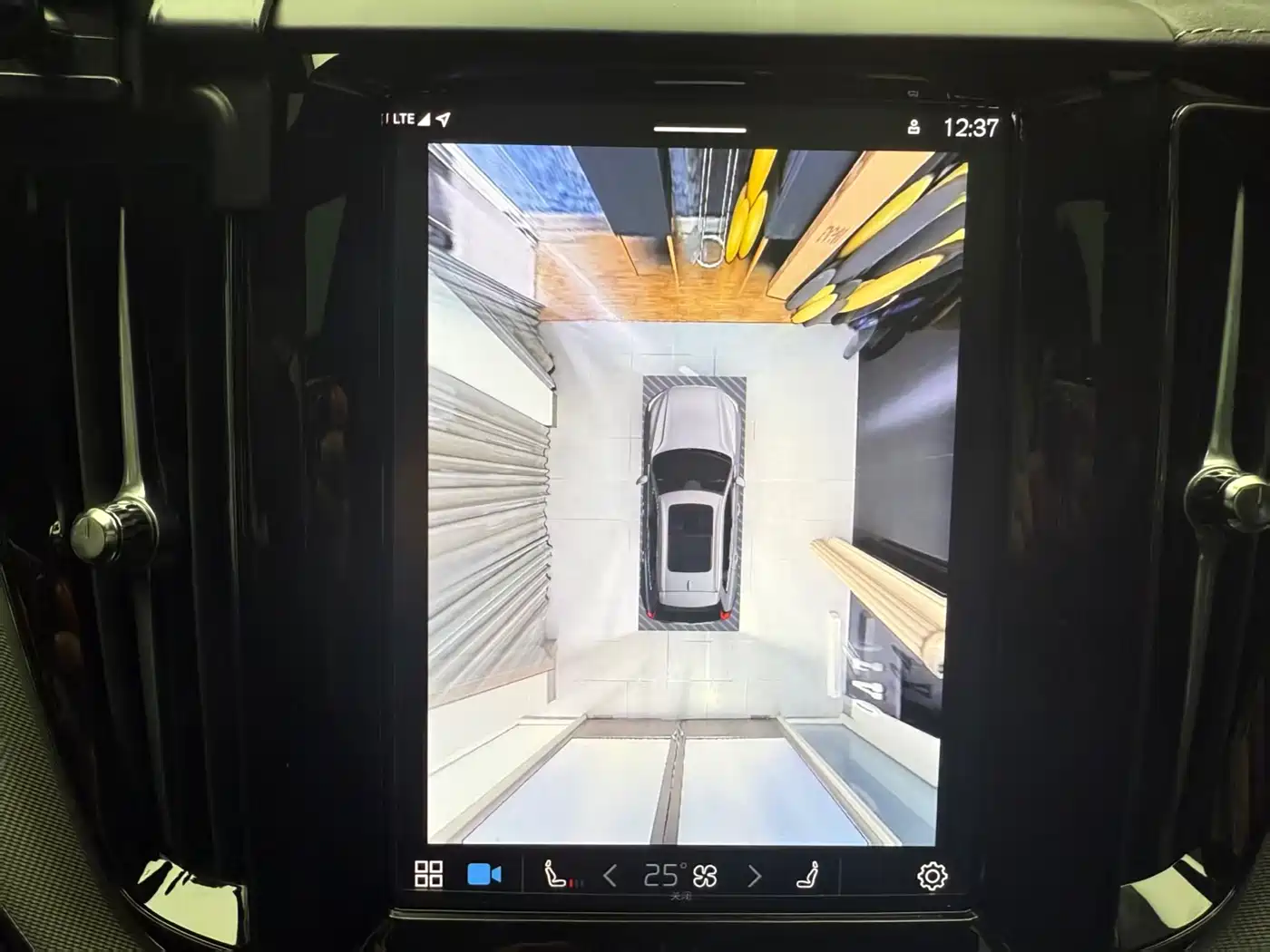 VOLVO XC60 PLUG IN HYBRID