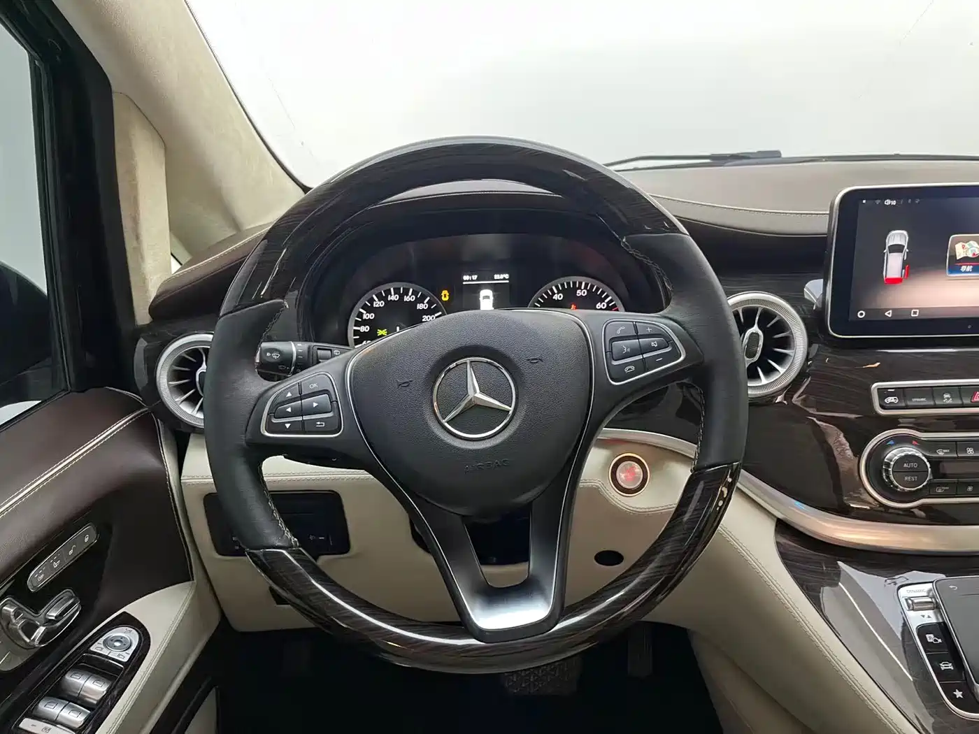 Mercedes-Benz Vito 2018 2.0T Business Edition China VI фото 13