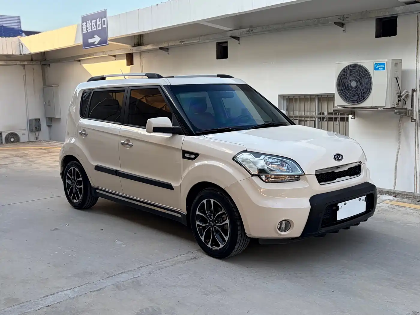 Kia Soul 2011 2010 1.6L AT Premium