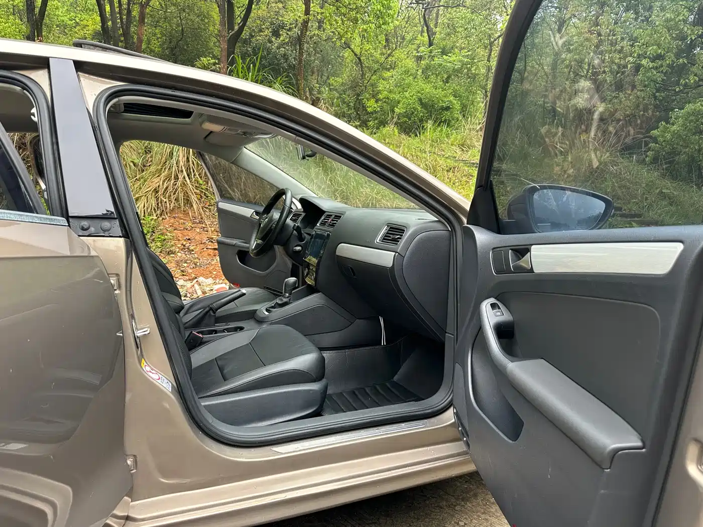 Volkswagen Sagitar 2015 230TSI Automatic Comfort фото 14