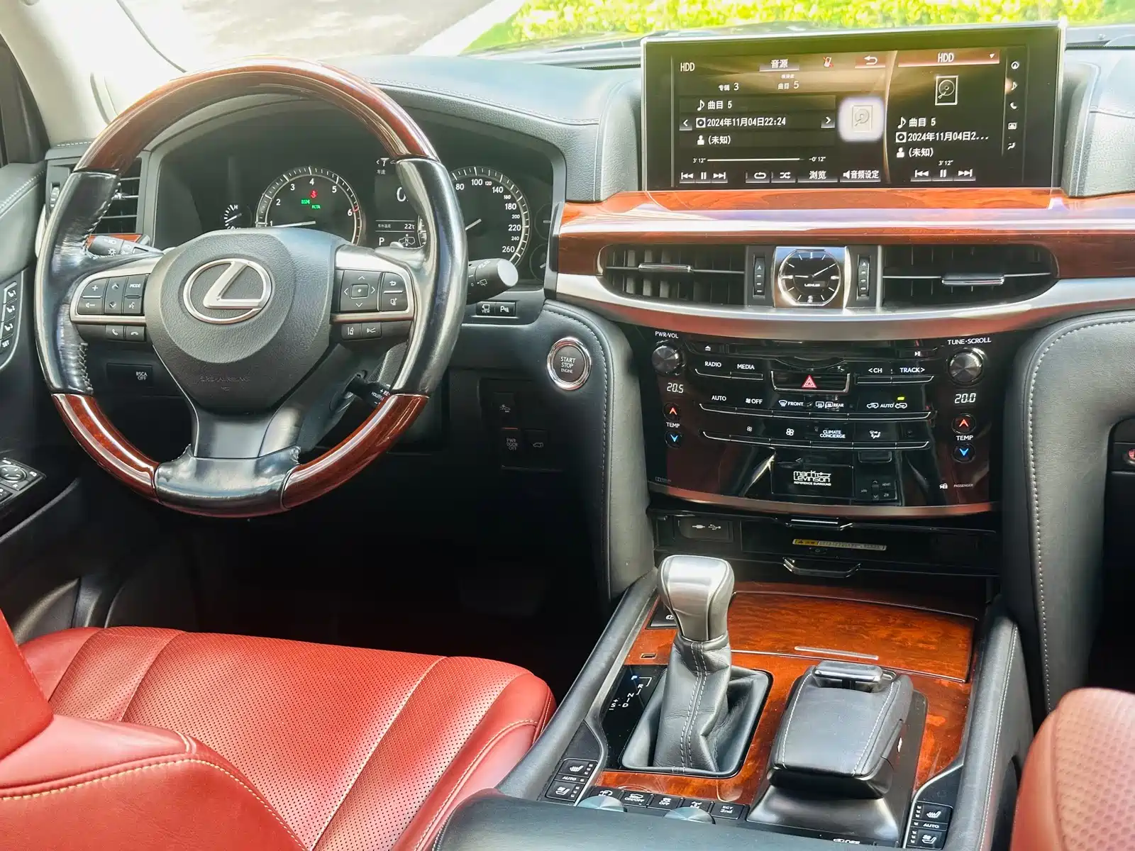 Фото 5 - Lexus LX