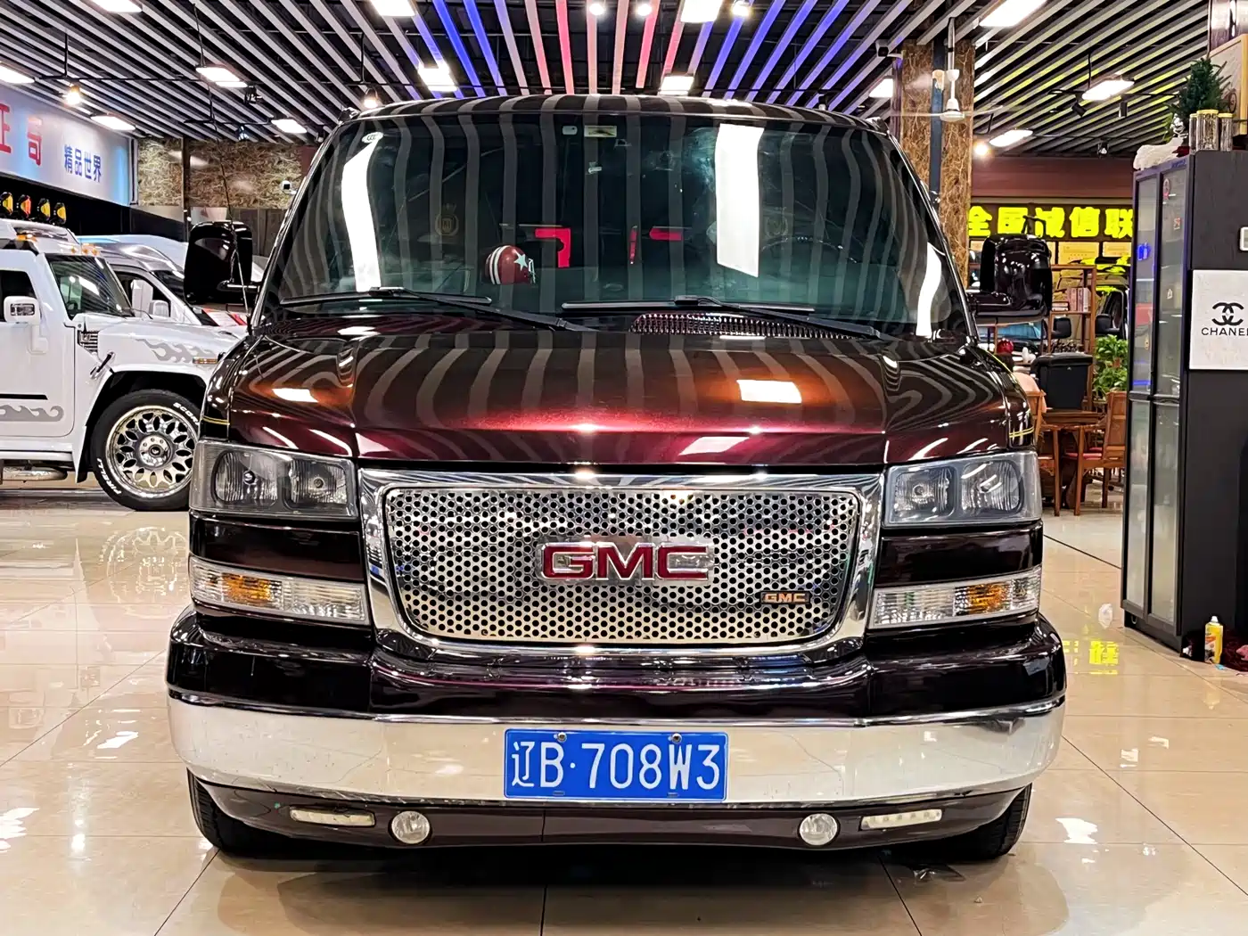 GMC Savana 2015 5.3L AWD Executive Edition фото 2