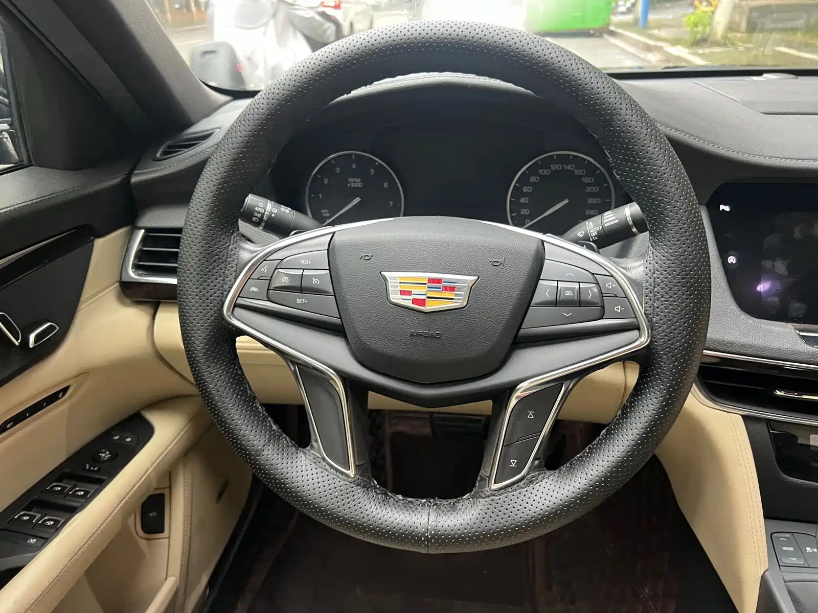 Фото 29 - Cadillac CT6