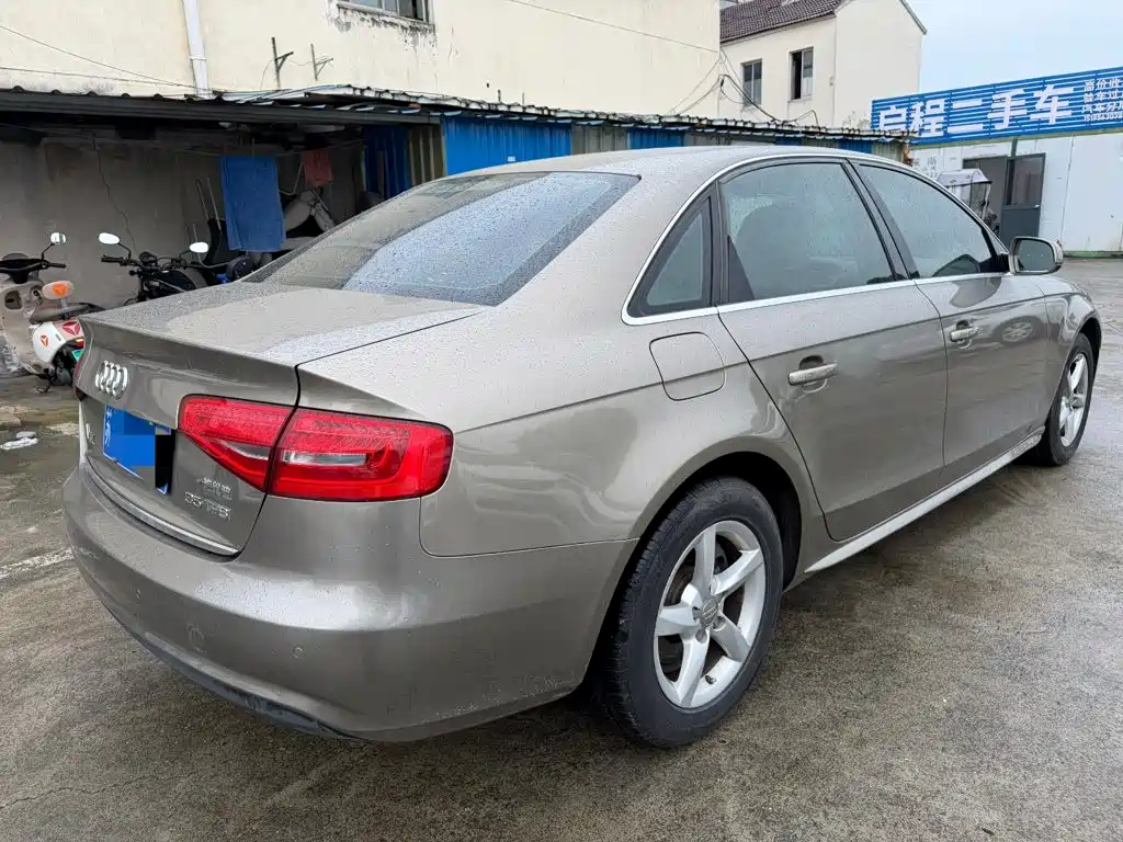 Photo 7 - Audi A4L