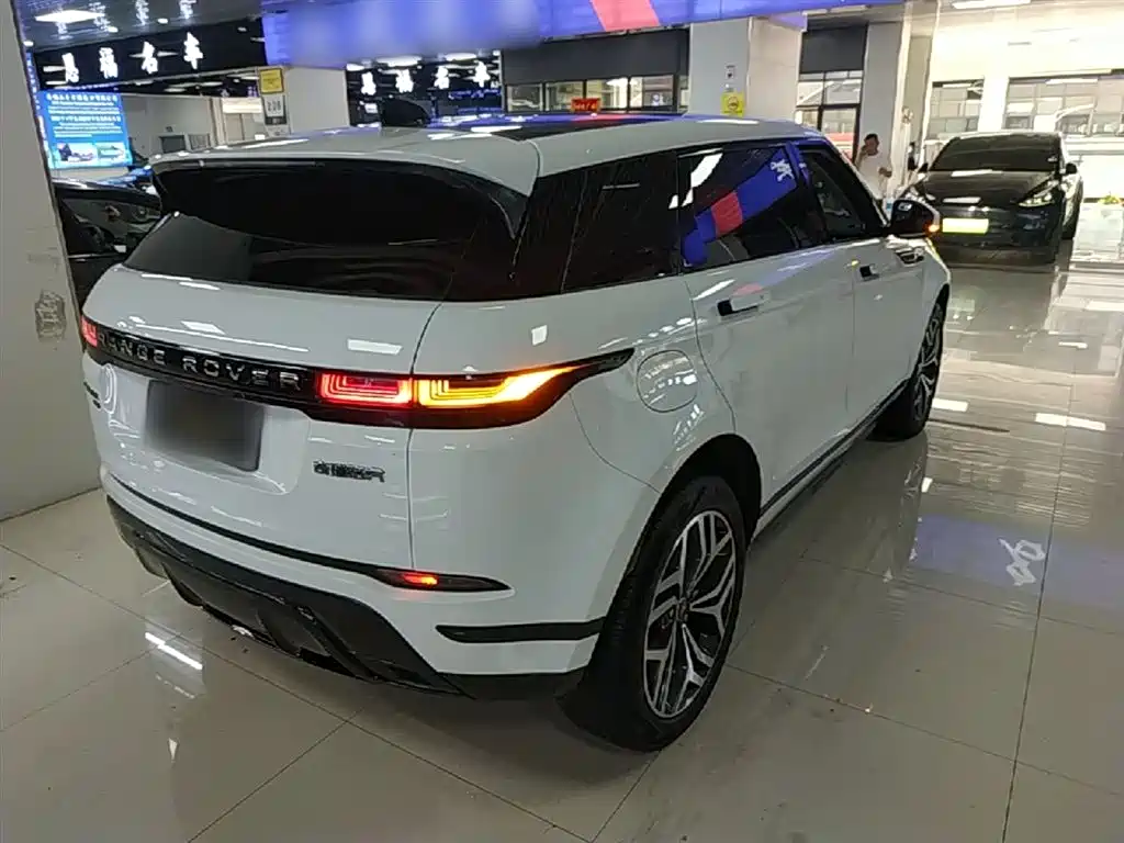Land Rover Range Rover Evoque 2022 Range Rover Evoque L 249PS R-Dynamic Luxury Edition фото 7