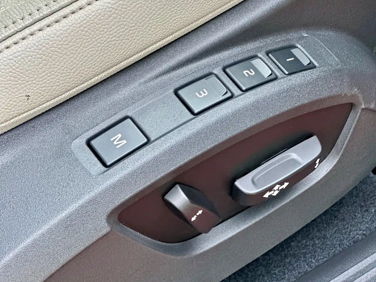 Volvo C30 2013 2013 2.0L Dynamic Edition