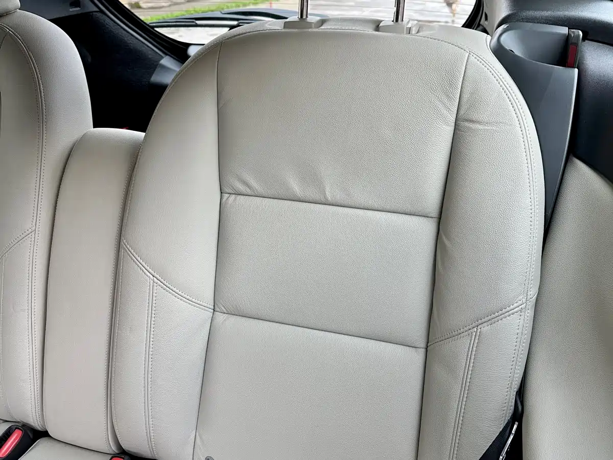 Volvo C30 2013 2013 2.0L Dynamic Edition