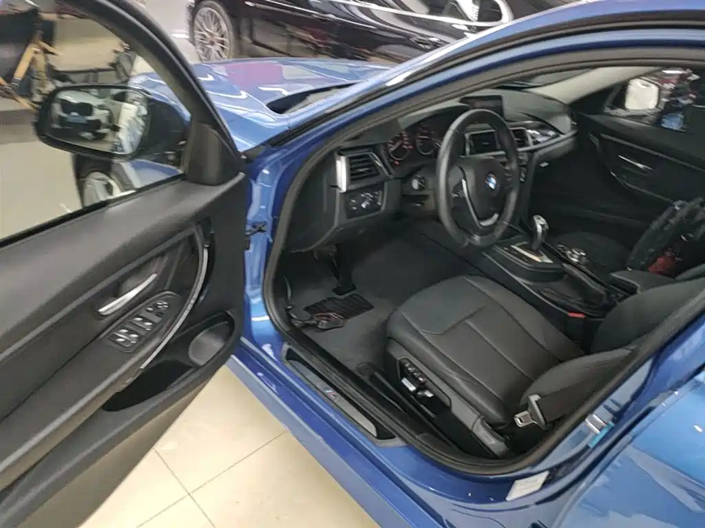 BMW 3 Series 2017 320Li M Sport фото 16