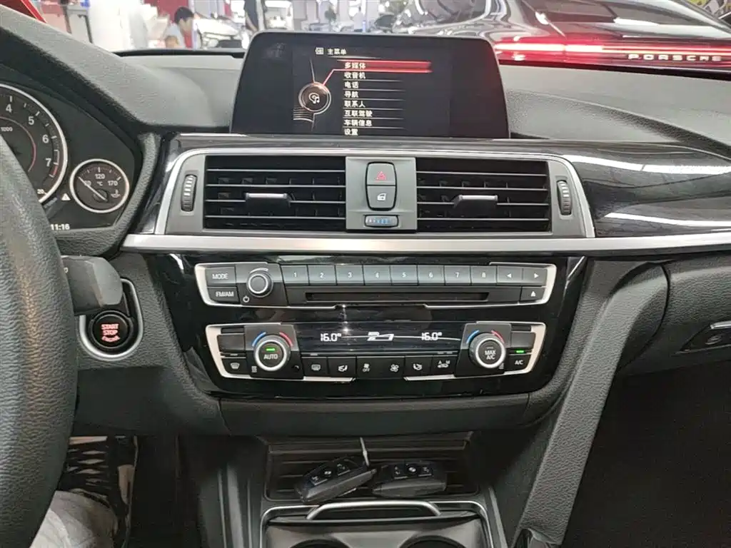 BMW 3 Series 2017 320Li M Sport фото 13
