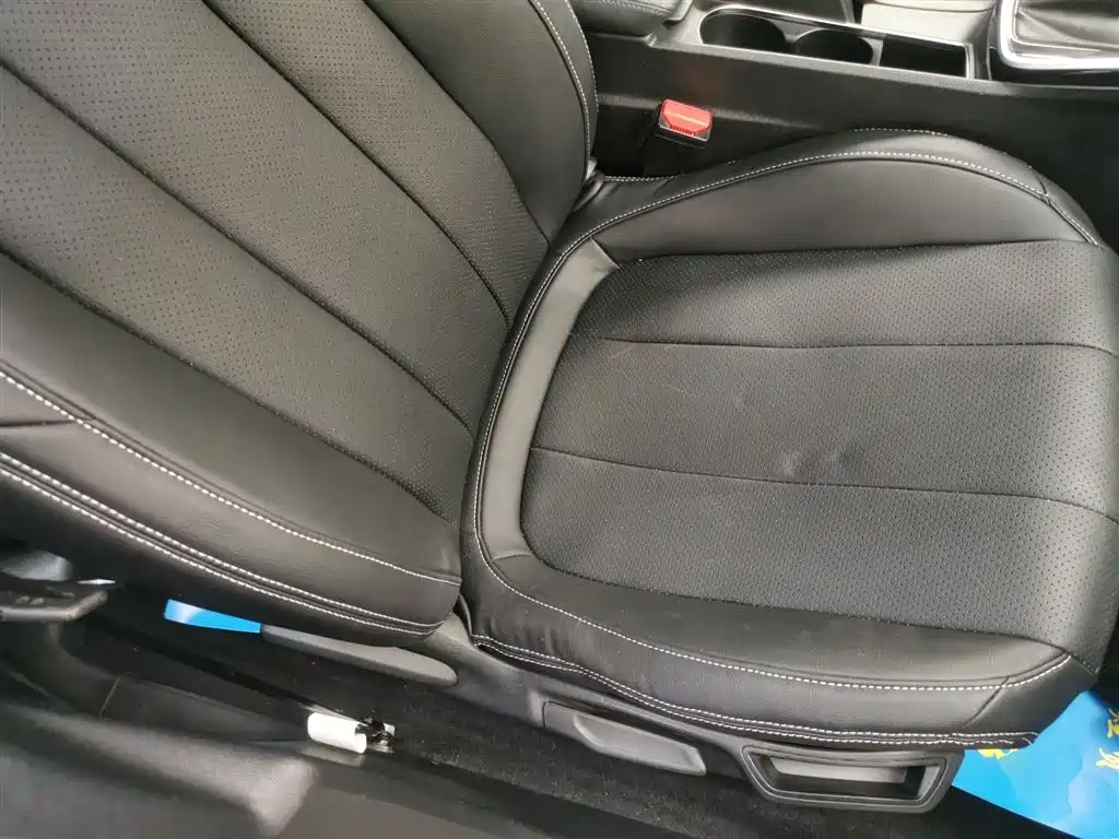 Peugeot 308 2018 1.6L Auto Luxury Edition фото 25