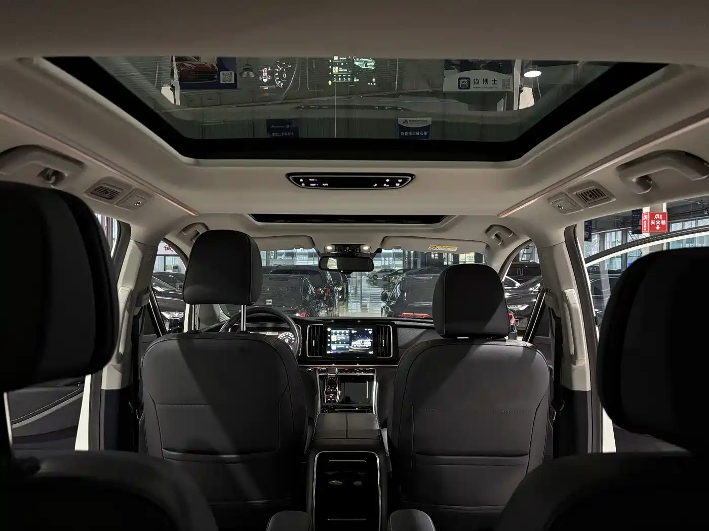 GAC Trumpchi Trumpchi M8 2021 Leading Show Series 390T Ultimate Edition фото 14