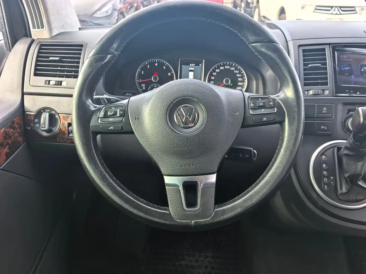 Volkswagen Multivan 2012 2.0TSI 2WD Luxury Edition фото 13