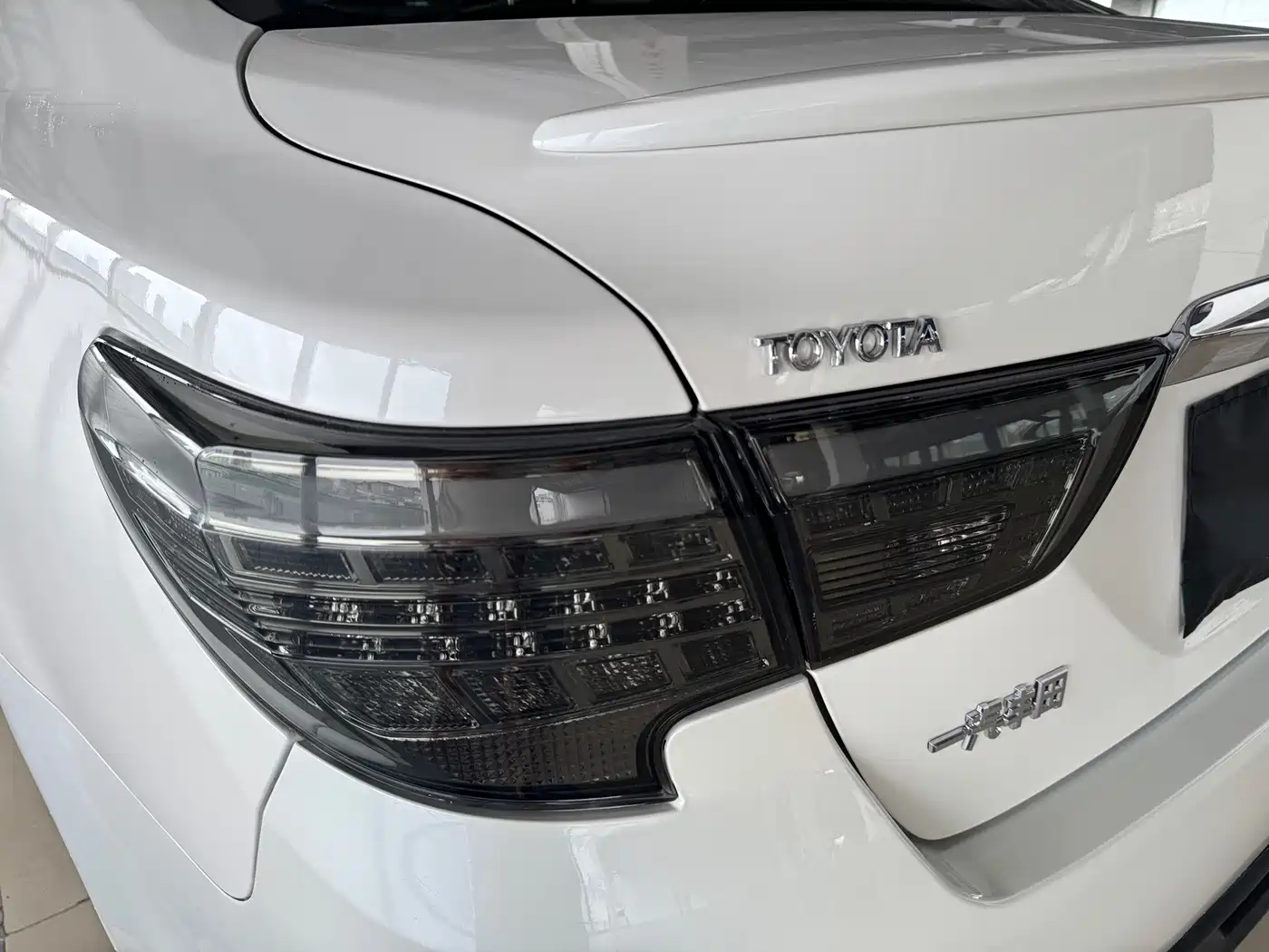 Toyota Reiz 2013 2.5V Premium Edition фото 18
