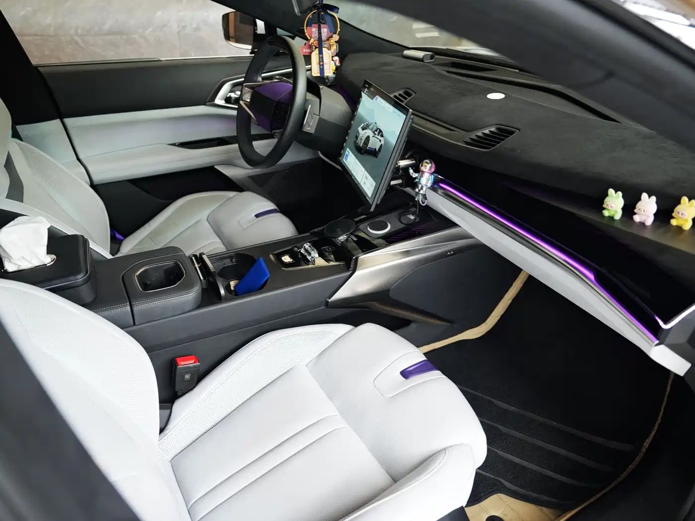 HiPhi Z 2023 4-Seater Edition фото 16