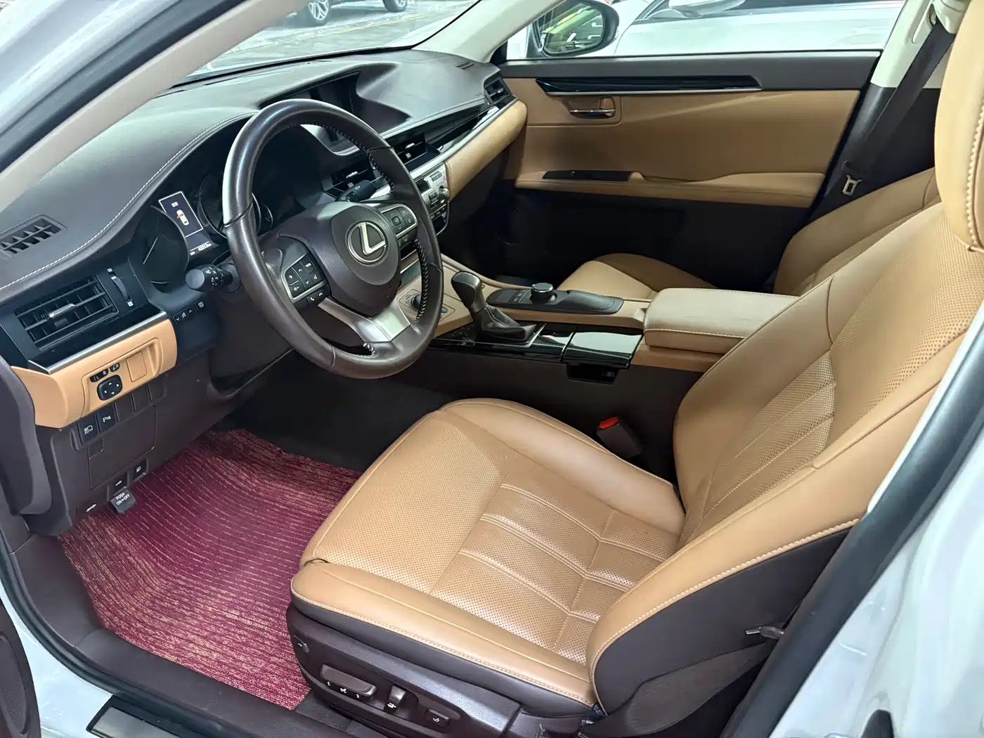 Lexus ES 2015 200 Comfort Edition фото 6