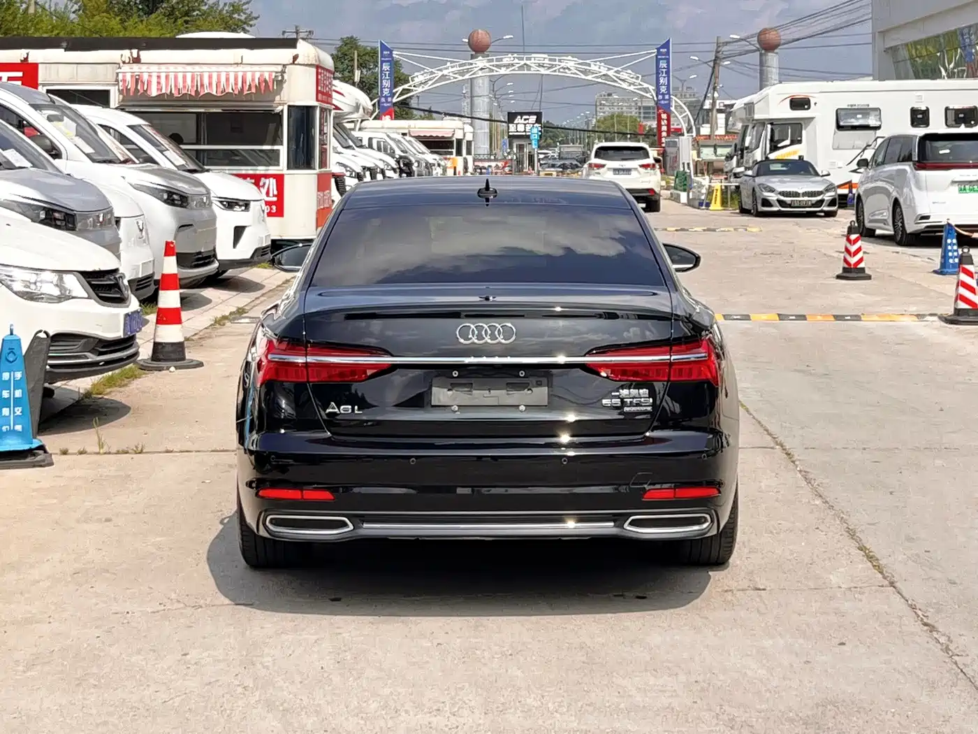 Фото 4 - Audi A6L