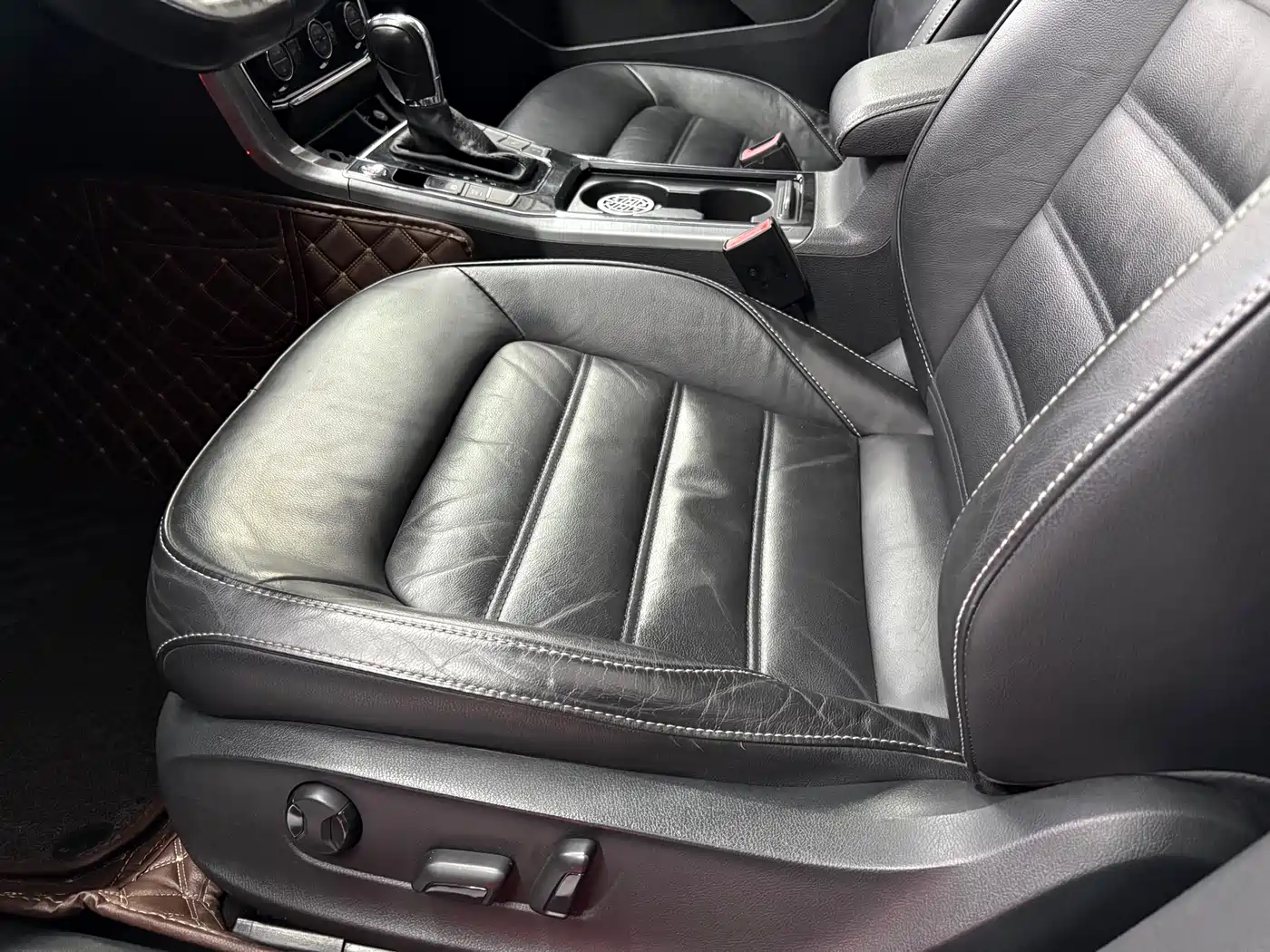 Volkswagen Passat 2017 330TSI DSG Prestige фото 8