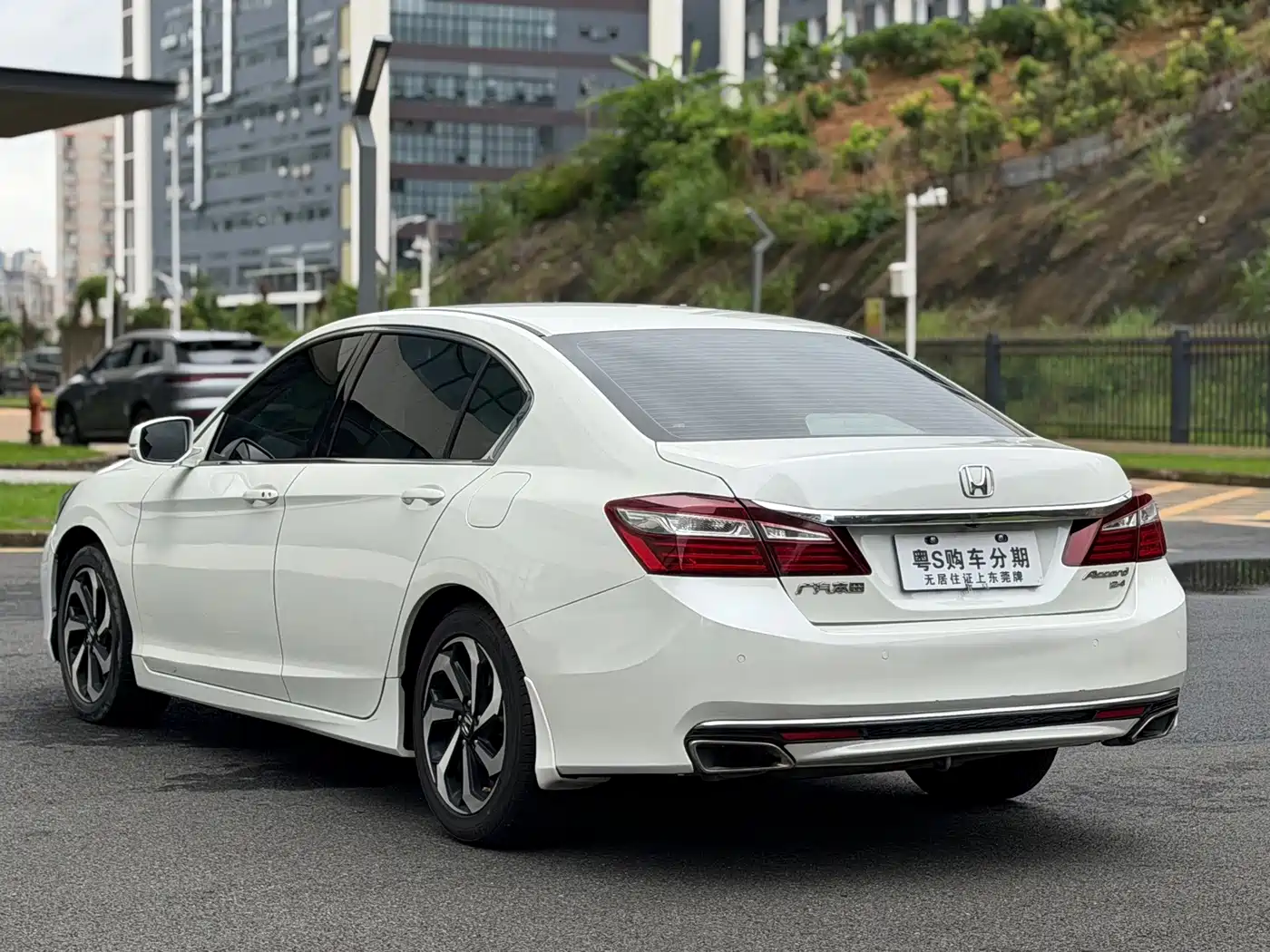 Фото 9 - Honda Accord