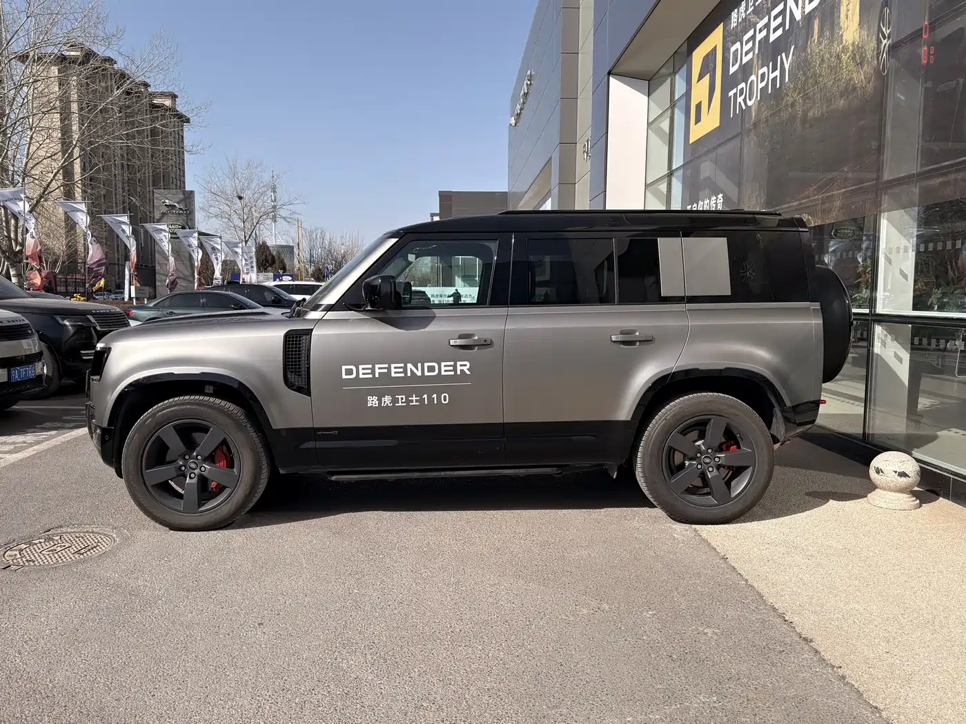 Land Rover Defender 2025 110 3.0T P400 X фото 4