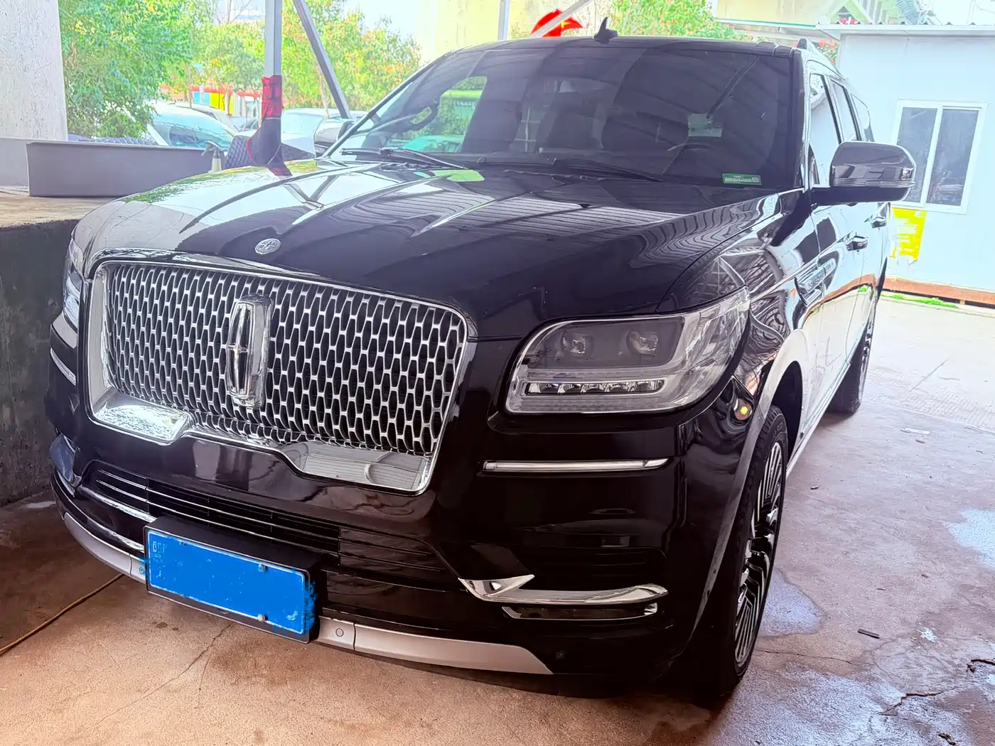 LINCOLN NAVIGATOR
