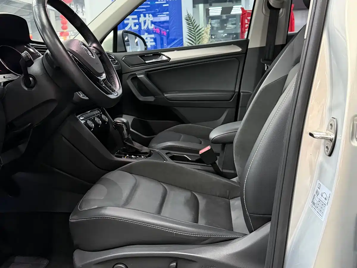 Volkswagen Tiguan L 2020 330TSI Auto 2WD Smart Luxury China VI фото 4