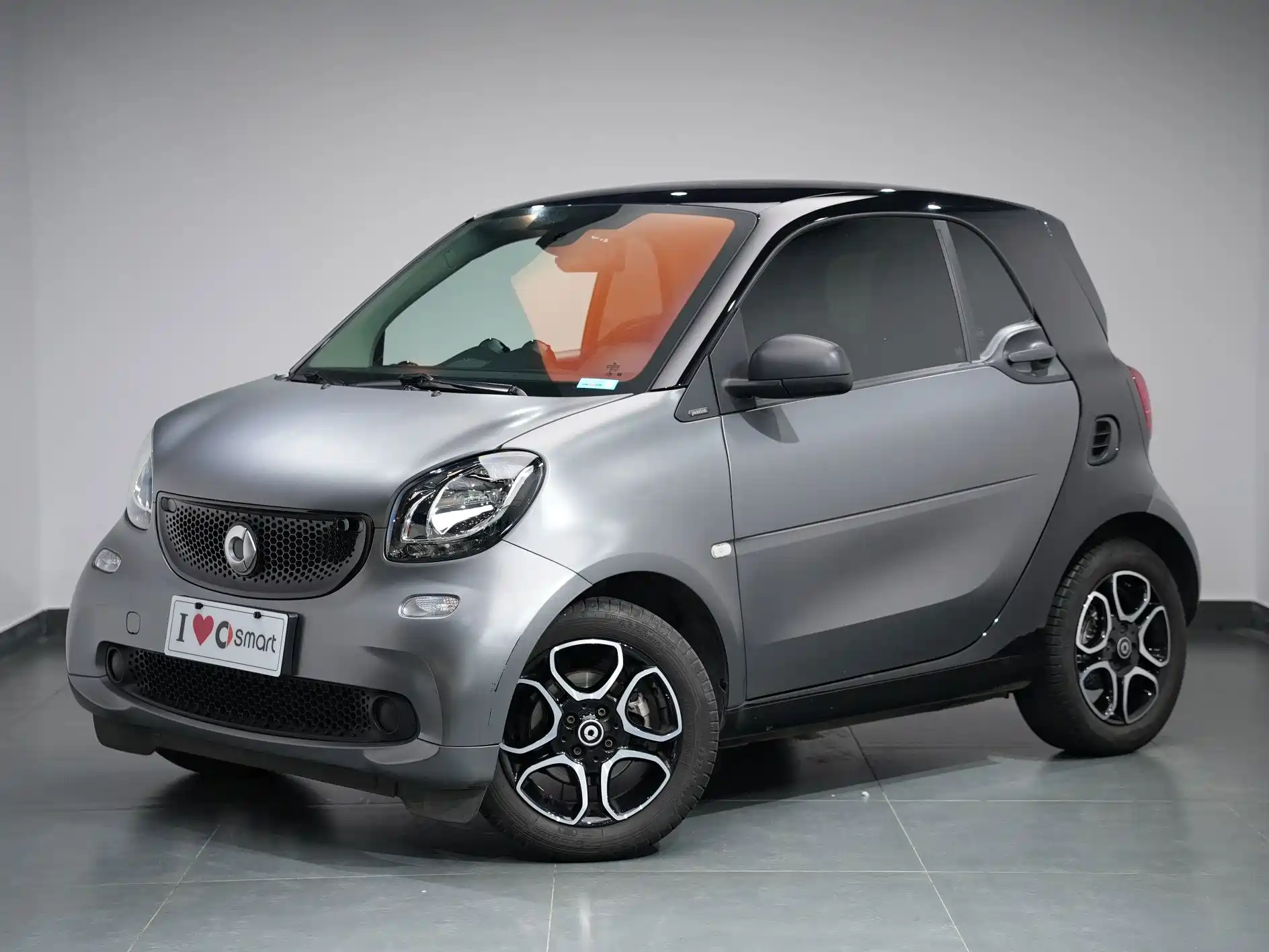 Photo 1 - smart fortwo