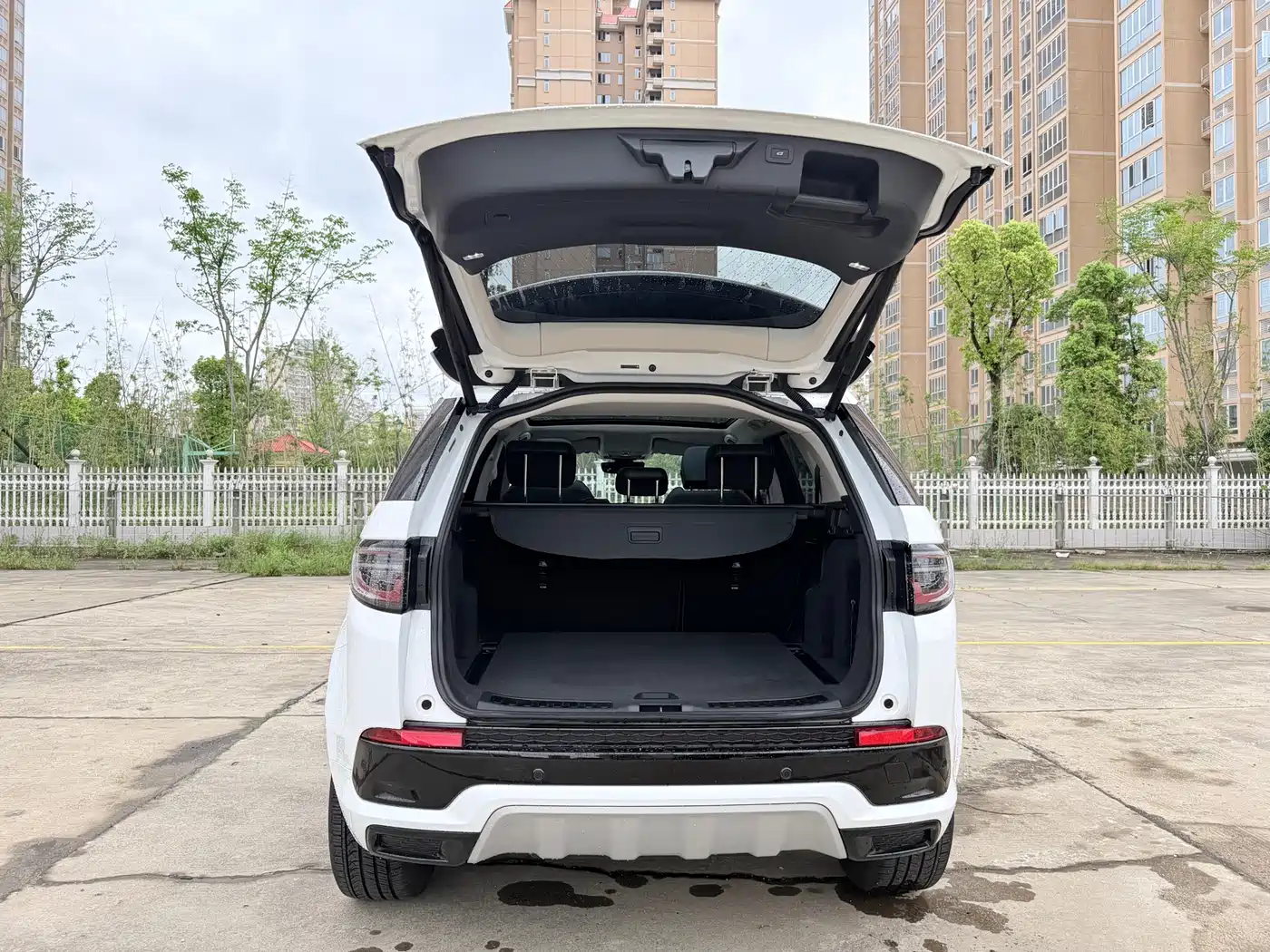 Land Rover Discovery Sport 2025 249PS Performance Tech Edition фото 12