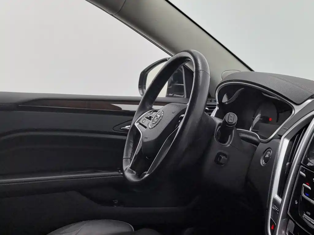 Фото 22 - Cadillac SRX