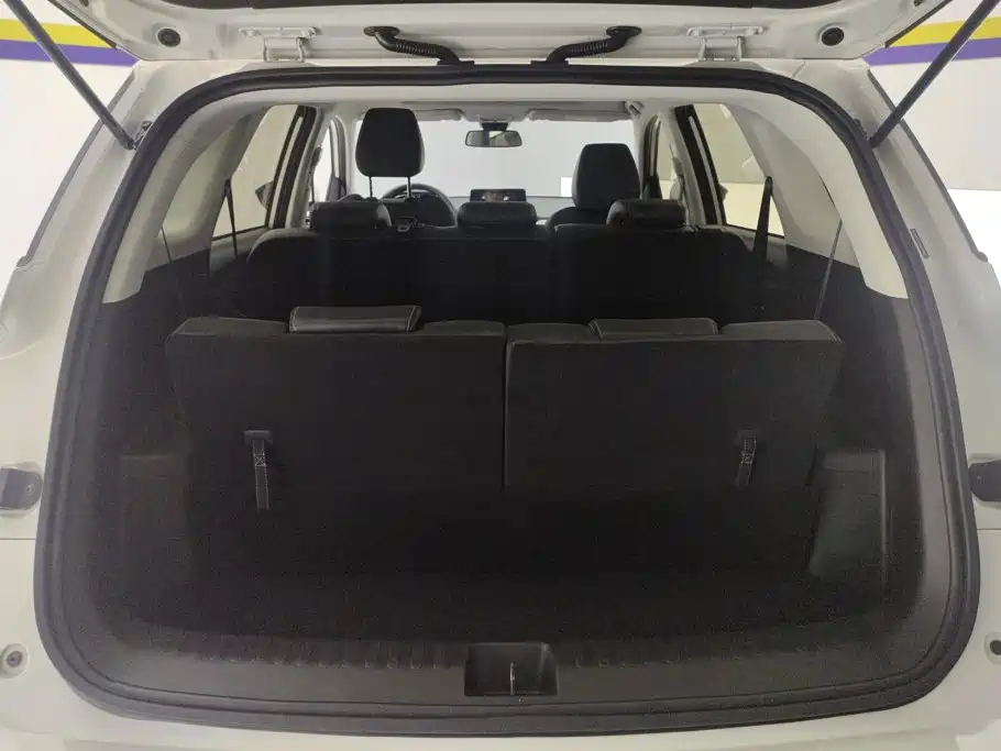 Baojun 530 2019 2019 1.5T CVT Luxury 7-seater China V