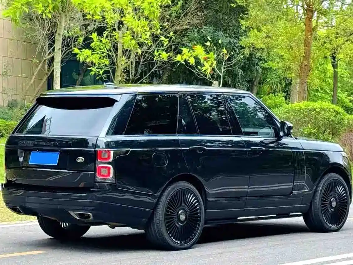 Photo 6 - Land Rover Range Rover