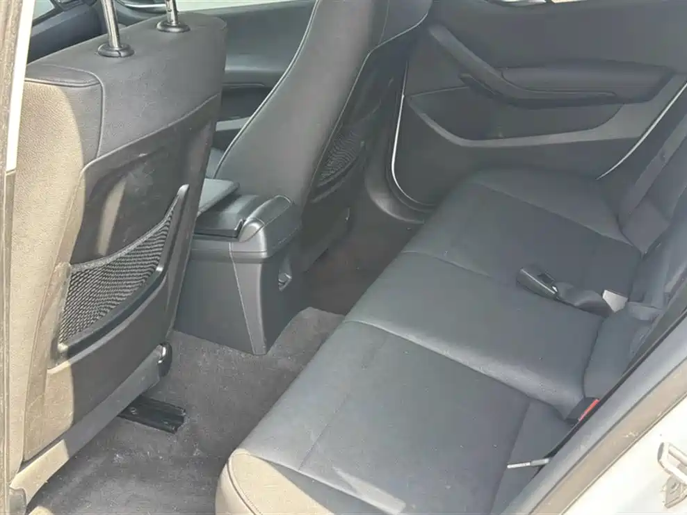 BMW X1 2015 Model sDrive18i Fashion Advanced Edition фото 10