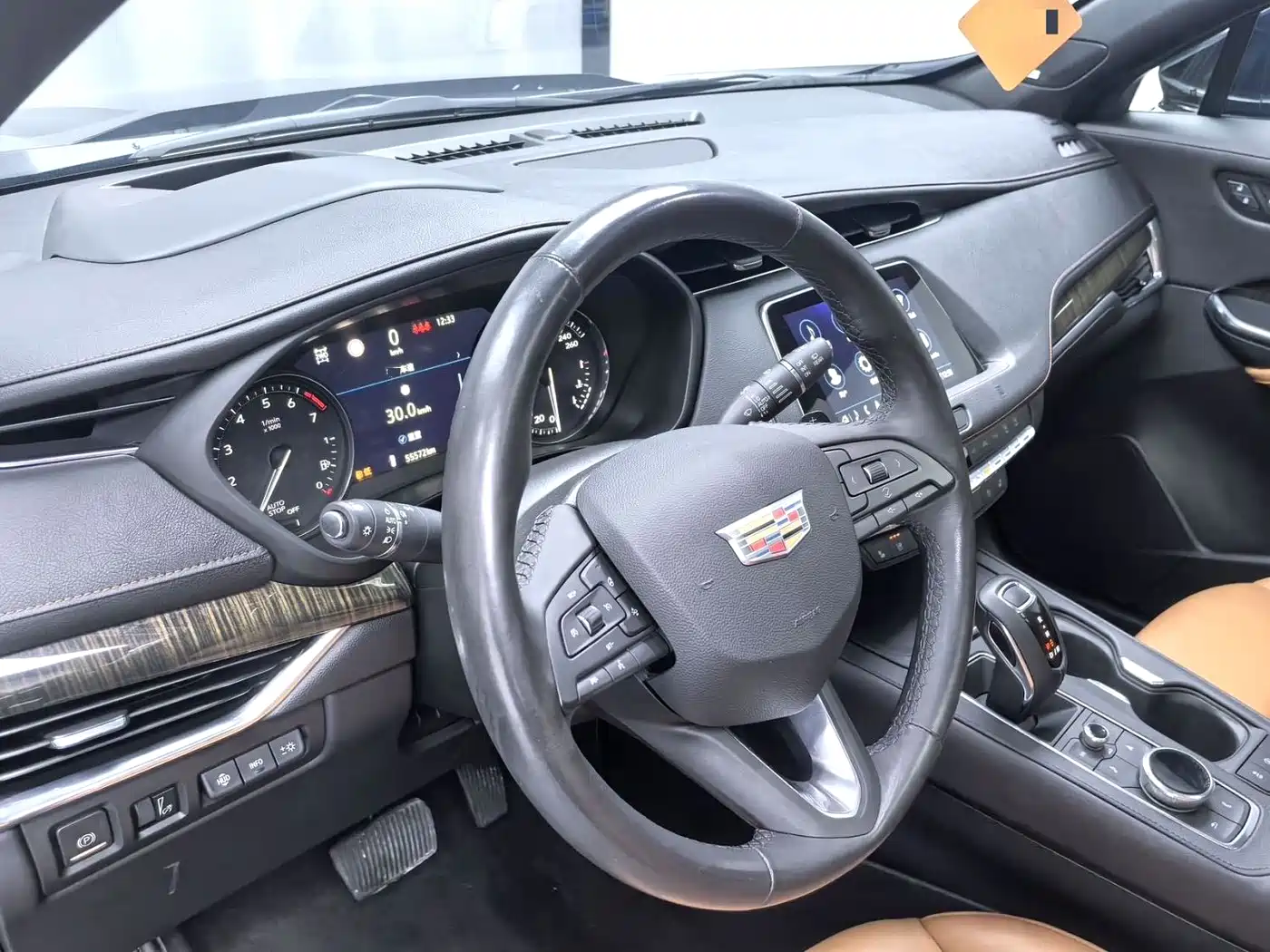 Фото 8 - Cadillac XT4