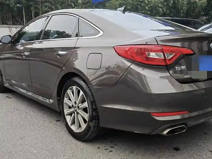 Hyundai Sonata 2015 1.6T GLS Smart фото 14