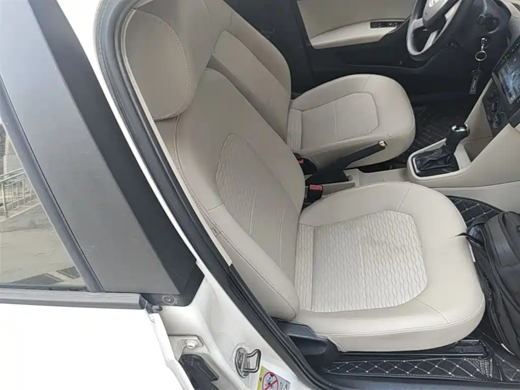 Škoda Rapid 2013 1.6L Automatic Smart Selection фото 20