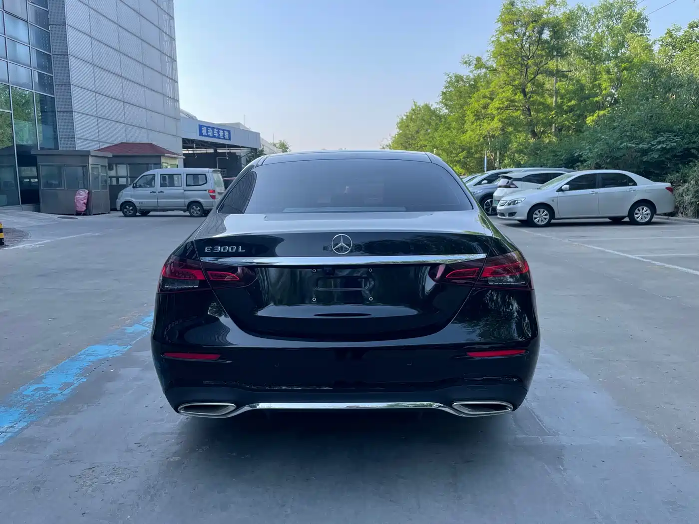 MERCEDES-BENZ E-CLASS