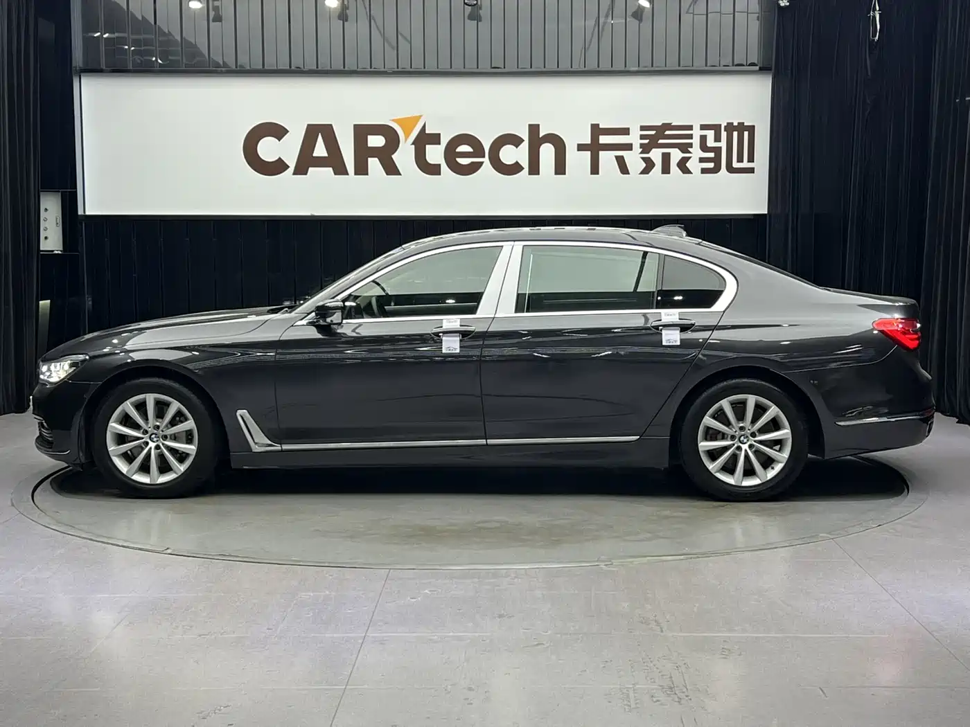 BMW 7 Series 2016 730Li Luxury фото 4
