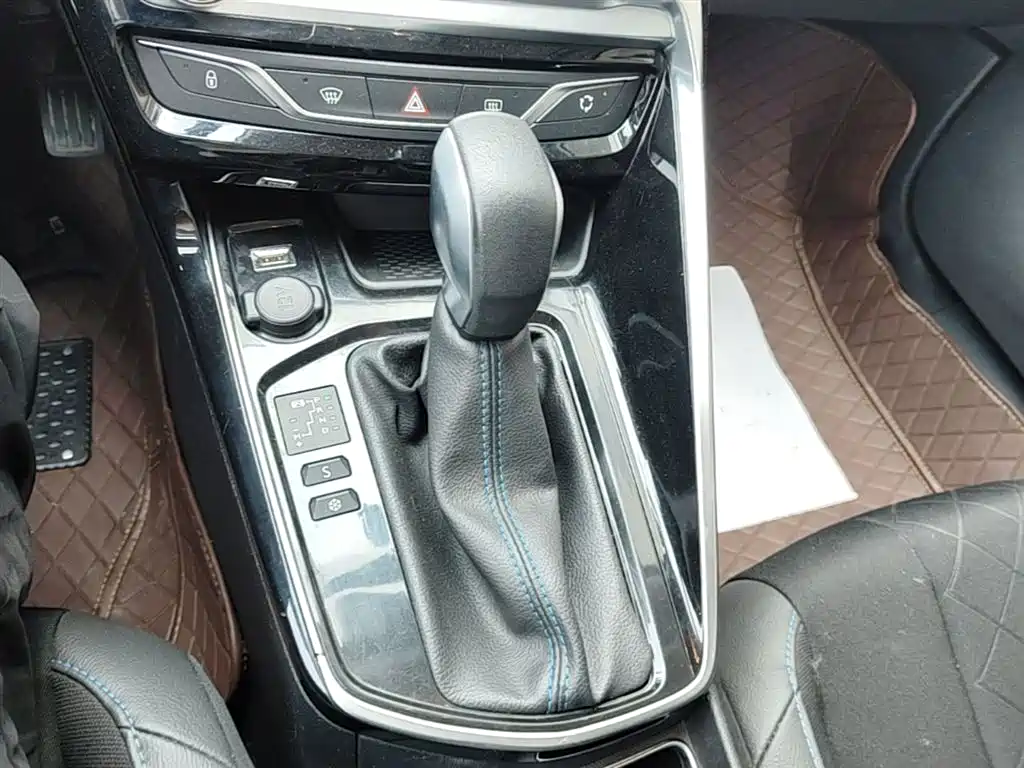 Peugeot 308 2016 1.6L Automatic Luxury фото 14