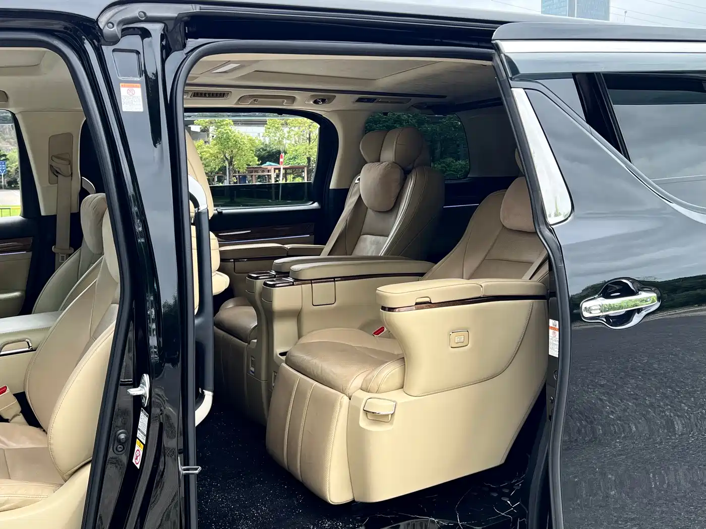 Toyota Alphard 2015 3.5L Premium Edition фото 10