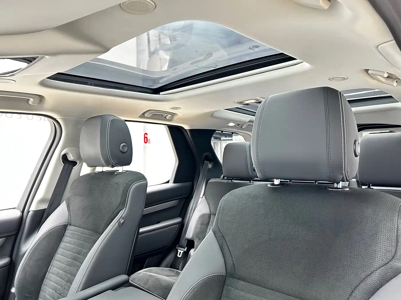 Land Rover Discovery 2021 360PS R-Dynamic S фото 11