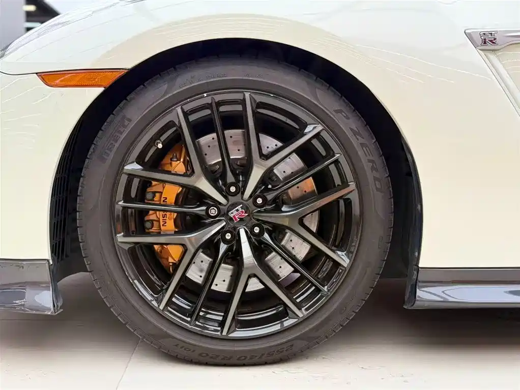 Nissan GT-R 2017 3.8T Flagship Edition фото 14