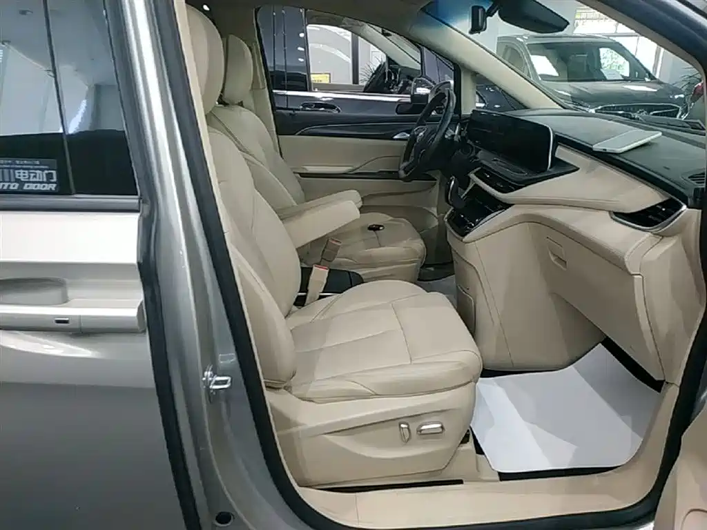 Buick GL8 2023 ES Landmaster Exclusive фото 25