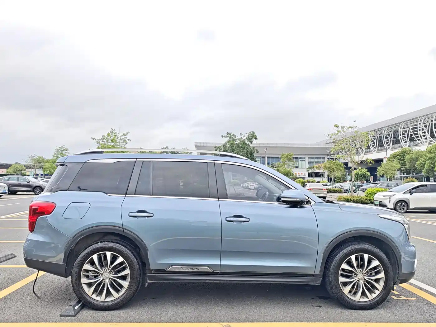 GAC Trumpchi Trumpchi GS8 2017 320T 2WD Luxury Smart Connect (7-seater) фото 5