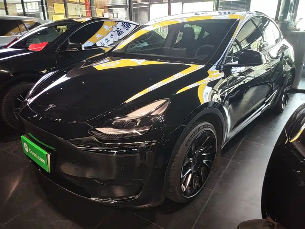 Фото 2 - Tesla Model Y