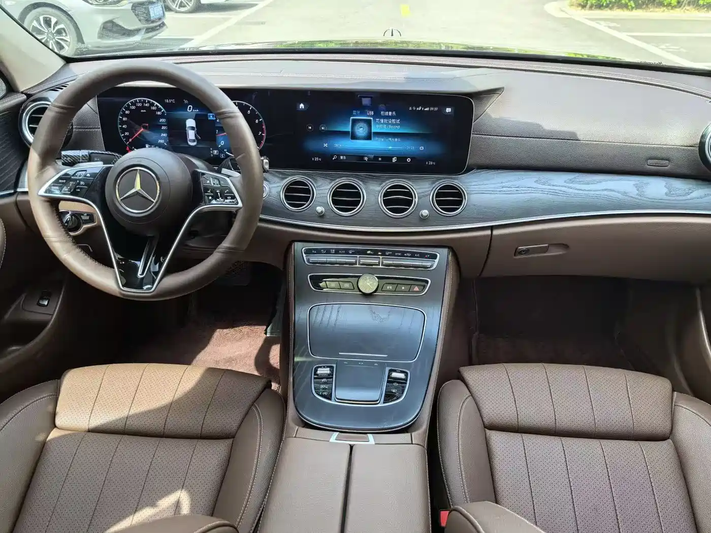 Mercedes-Benz E-Class 2022 E 300 L Luxury фото 4